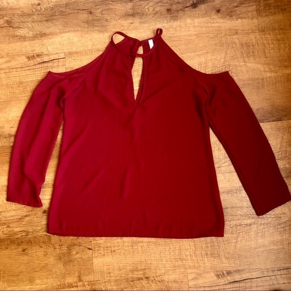 Red, long sleeve, cold shoulder blouse. Medium - Picture 2 of 6